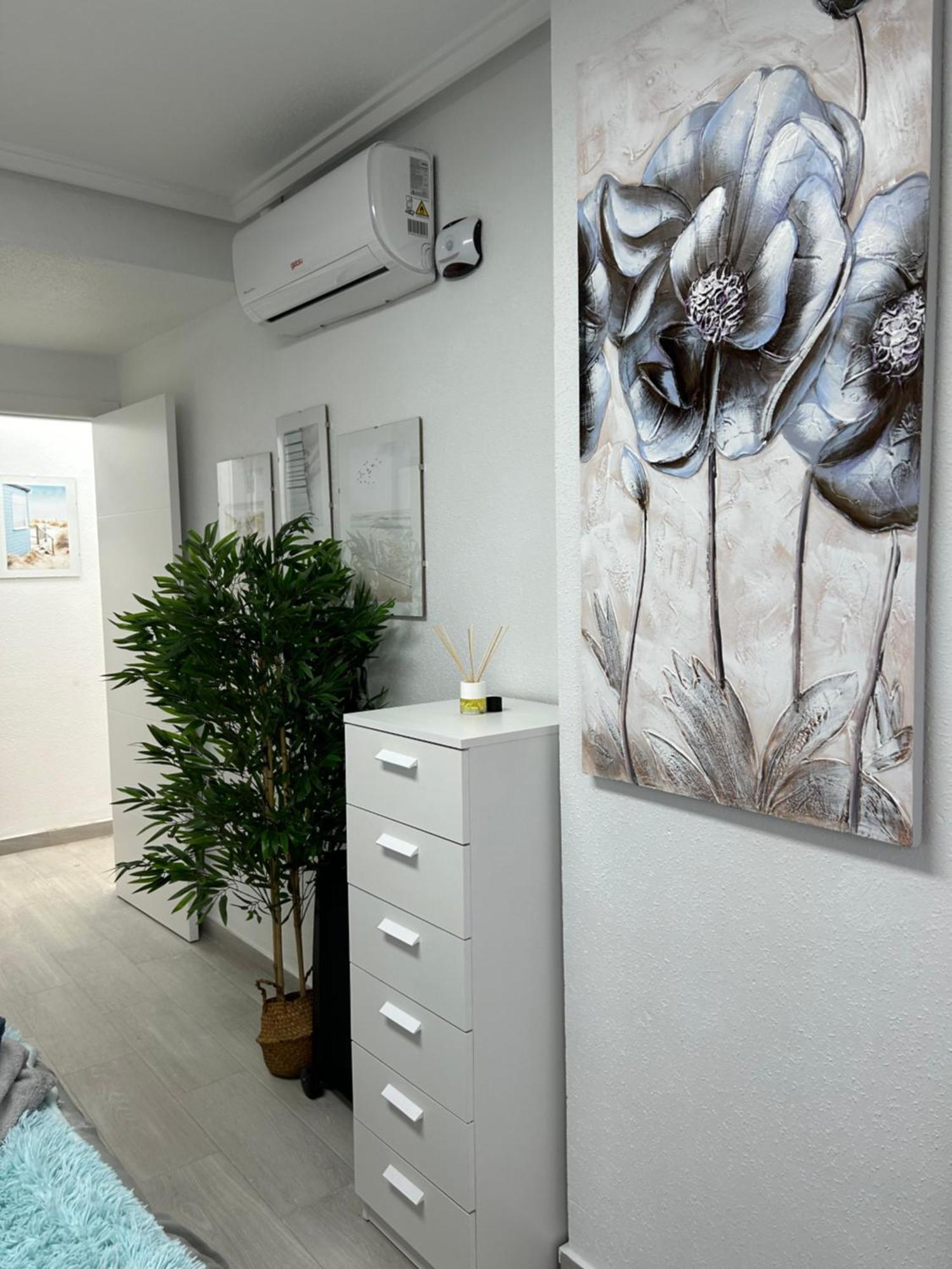 Skyline 21 Apartment Torrevieja Bagian luar foto